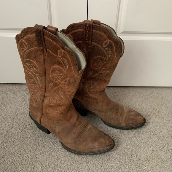 Ariat brown cowboy boots size 7.5